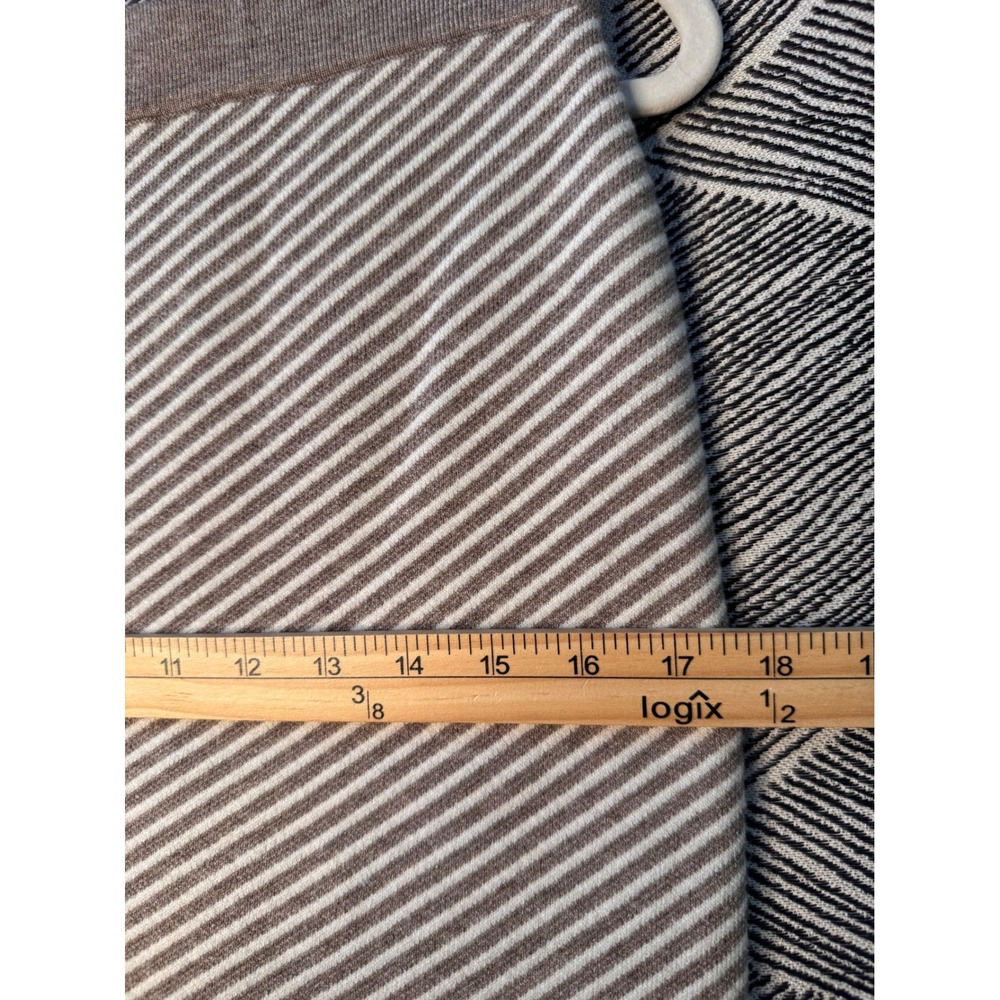Tahari Knit Skirt Sz Medium Brown White Stripe‎ Chevron Midi - Picture 10 of 10